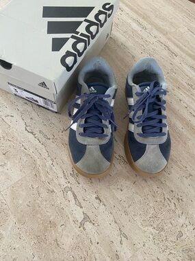 Adidas Kids’ VL Court 3.0 Sneakers Size 3Y exceptionally comfy and spacious